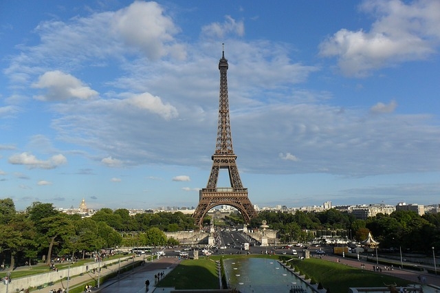 L'intelligence belga: "Attentati di Parigi organizzati con la Playstation" - CorCom