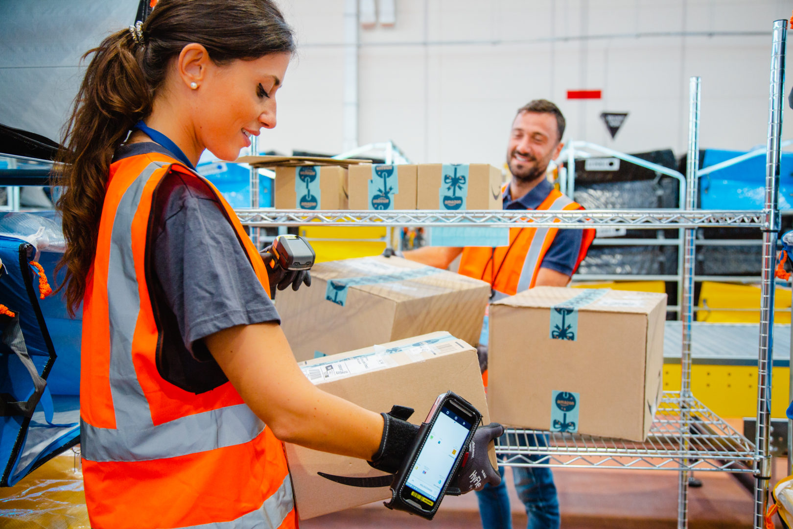 Amazon Si Espande Nel Sud Italia Nuovo Hub A Catania Corcom